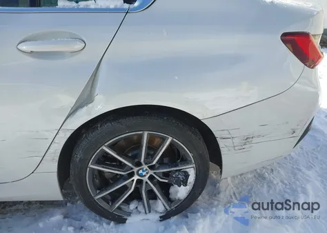 2021 BMW 330I xDrive z USA, uszkodzony, nr VIN 3MW5R7J01M8B78365